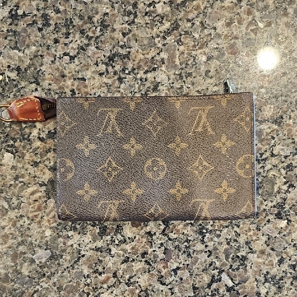 Vintage Louis Vuitton Brown and Tan Monogram Pouch - Picture 2 of 15